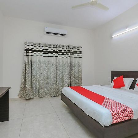 Oyo 22211 Shree Ankanatheshwara Residency Hotel Nanjangud Ngoại thất bức ảnh