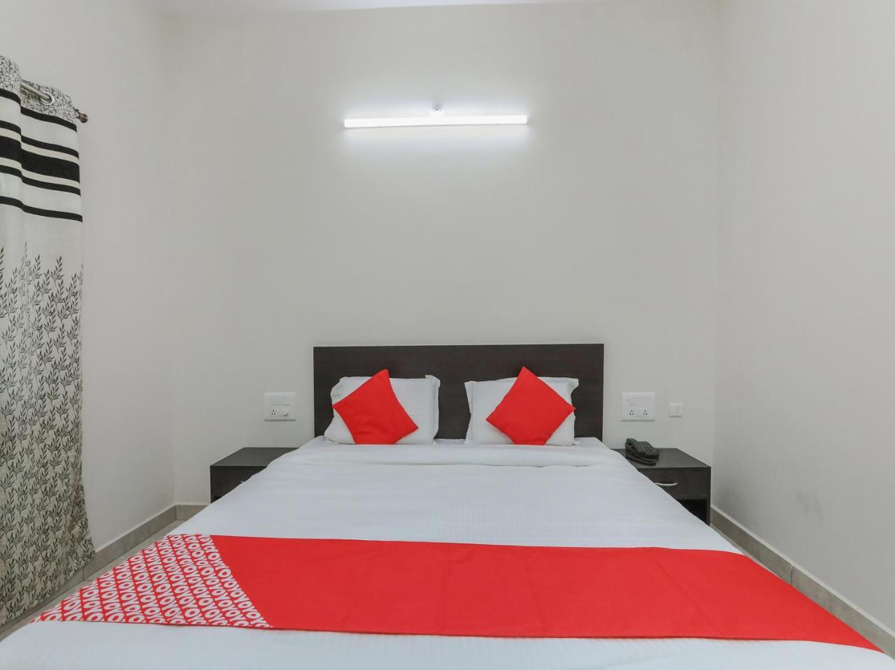 Oyo 22211 Shree Ankanatheshwara Residency Hotel Nanjangud Ngoại thất bức ảnh