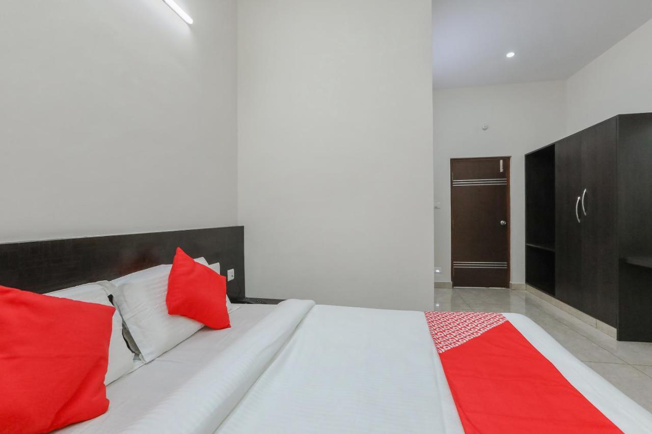 Oyo 22211 Shree Ankanatheshwara Residency Hotel Nanjangud Ngoại thất bức ảnh